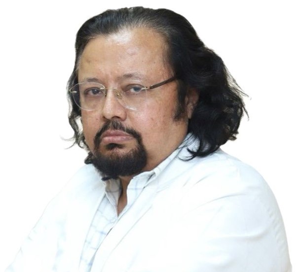 DR. RAJESH NAGPAL.jpg